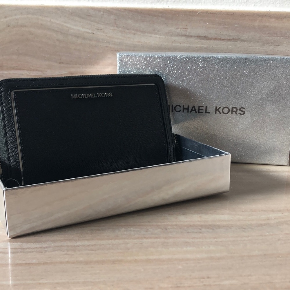 Michael Kors Smartphone Wristlet
